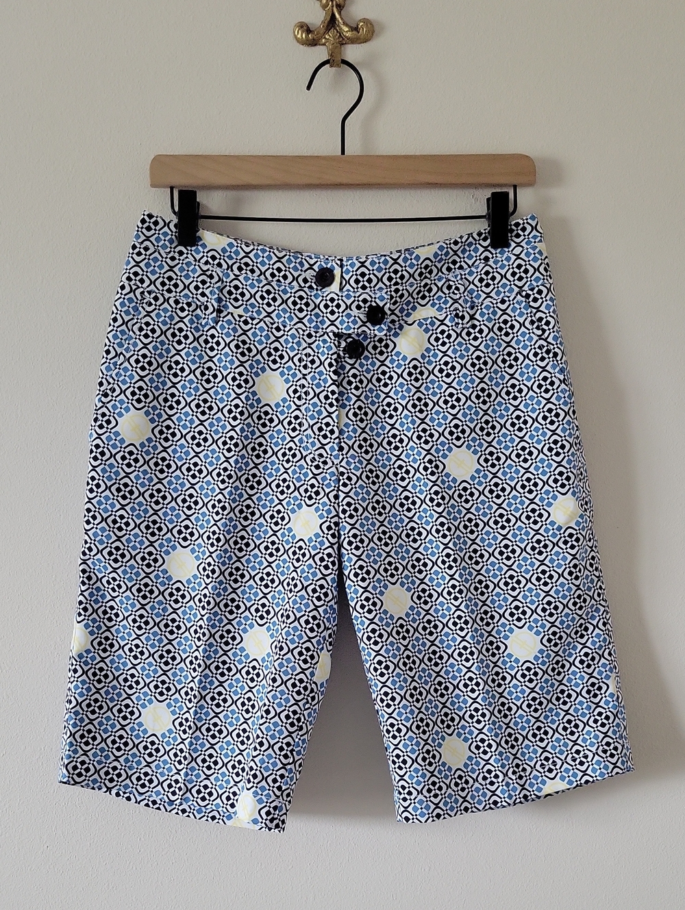 N'VO Blue White Tile Print Golf Shorts‎ Size 6
